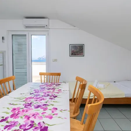 Ivan M Appartement *