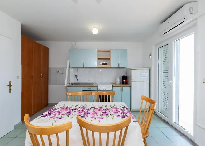 Ivan M Apartman Lopar