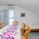 Ivan M Apartman *
