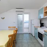 Ivan M Apartman Lopar